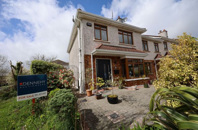 1 The Brambles, Herons Wood, Carrigaline, Co. Cork - Click to view photos