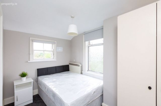 Flat 12, 3 Howth Road, Fairview, Dublin 3 - Click to view photos