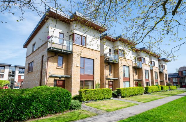 20 Castlegate Park, Adamstown Castle, Lucan, Co. Dublin, Lucan, Co. Dublin - Click to view photos