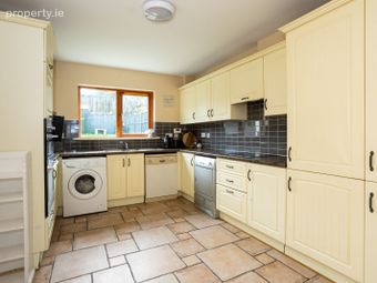 18 Cois Cuain, Courtmacsherry, Butlerstown, Co. Cork - Image 3