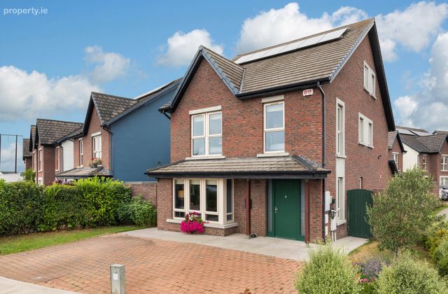 42 Hollywoodrath Avenue, Hollystown, Dublin 15, Hollystown, Dublin 15 - Click to view photos