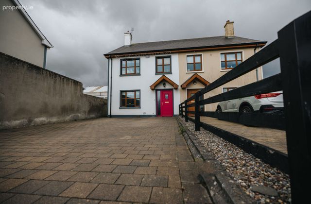 Circular Road, Kilkee, Co. Clare - Click to view photos