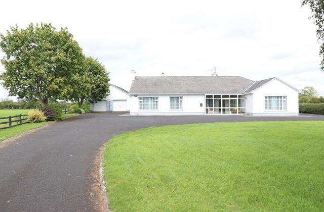 Leacaibhle, Grange Road, Knocklong, Garryspillane, Co. Limerick - Click to view photos