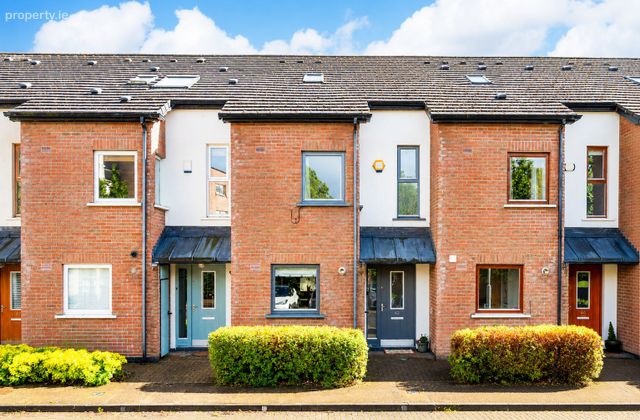 42 Hunters Walk, Hunters Wood, Ballycullen, Dublin 24 - Click to view photos