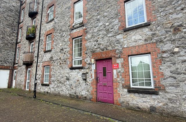 Apartment 11, Block B, Kermon House, The Mall, North Quay, Drogheda, Co. Louth - Click to view photos