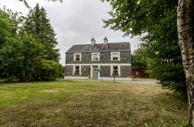 Ervallagh, Ahascragh, Ballinasloe, Co. Galway - Click to view photos