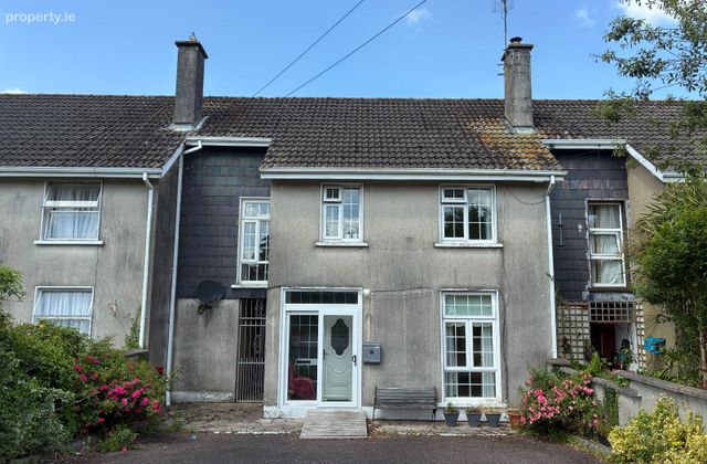 6 Sean O'brien Park, Beechfield Estate, Fermoy, Co. Cork - Click to view photos