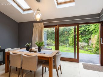 11 Glencairn Glade, The Gallops, Leopardstown, Dublin 18 - Image 4