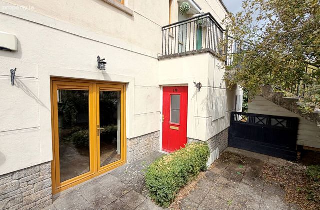 19 The Close, Downshire Park, Blessington, Co. Wicklow - Click to view photos