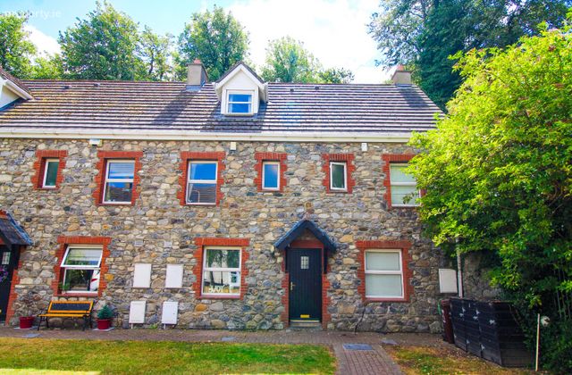 2 Homeville Court, Knocklyon, Dublin 16, Knocklyon, Dublin 16 - Click to view photos