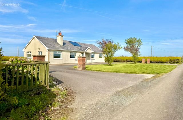 Curraghbawn, Walderstown, Athlone, Drumraney, Co. Westmeath - Click to view photos