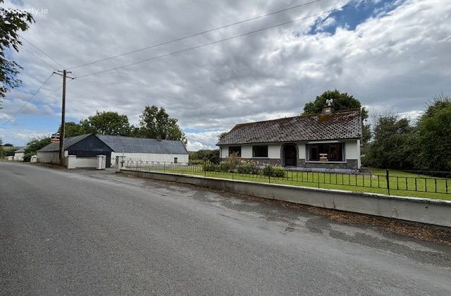Annaholty, Birdhill, Birdhill, Co. Tipperary - Click to view photos