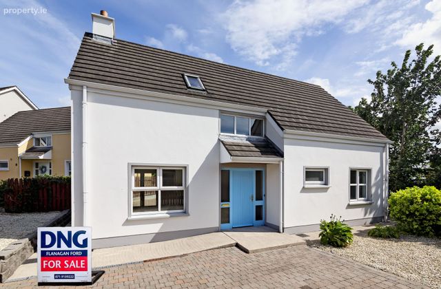 27 Churchfield, Dromahair, Dromahair, Co. Leitrim - Click to view photos