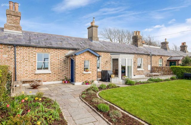 6 The Old Coastguard Station, Sutton Strand, Sutton, Dublin 13 - Click to view photos