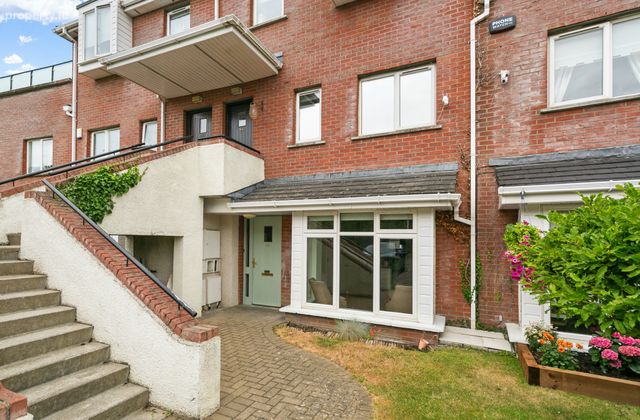 64 Hansted Crescent, Lucan, Co. Dublin, Lucan, Co. Dublin - Click to view photos