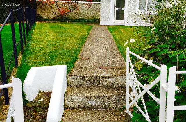 Mulvey Park, Dundrum, Dublin 14, Windy Arbour, Dublin 14 - Click to view photos