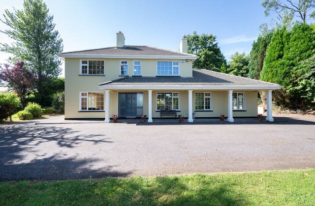 Fian House, Ballineadig, Ovens, Co Cork, Ovens, Co. Cork - Click to view photos