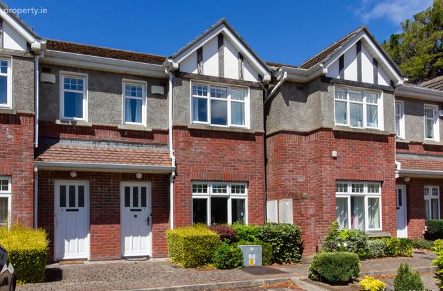 7 Castle Lawn, Kilgobbin Wood, Leopardstown, Dublin 18 - Click to view photos