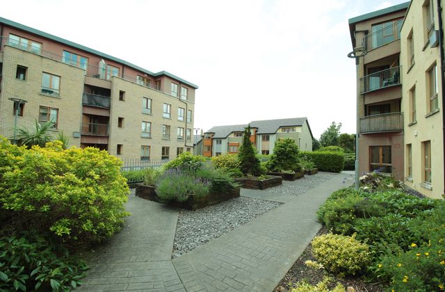 Granitefield Manor, Rochestown Avenue, Dun Laoghaire, Co. Dublin - Click to view photos