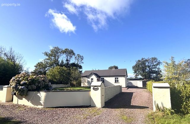 The Cottage, Knocknahowla More, Belgooly, Oysterhaven, Co. Cork - Click to view photos
