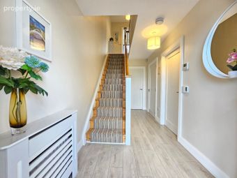 5 Curate's Court, Roslevan, Ennis, Co Clare, Ennis, Co. Clare - Image 2