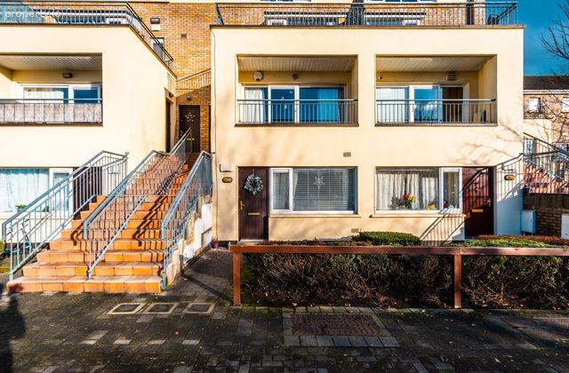 Waterville Row, Waterville, Ballycoolin, Dublin 15 - Click to view photos