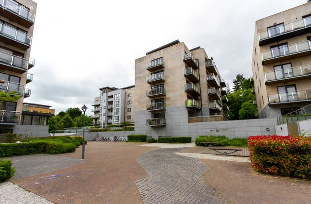 Parkview, 46 The Cedar, Stepaside, Dublin 18, Co. Dublin, Stepaside, Dublin 18 - Click to view photos