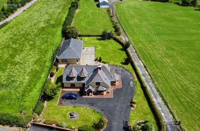 Woodvilla House, Ballygamboon, Castlemaine, Co. Kerry - Click to view photos