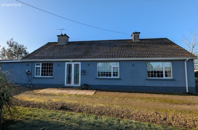 Casey's Cross, Nenagh, Co Tipperary, Nenagh, Co. Tipperary - Click to view photos