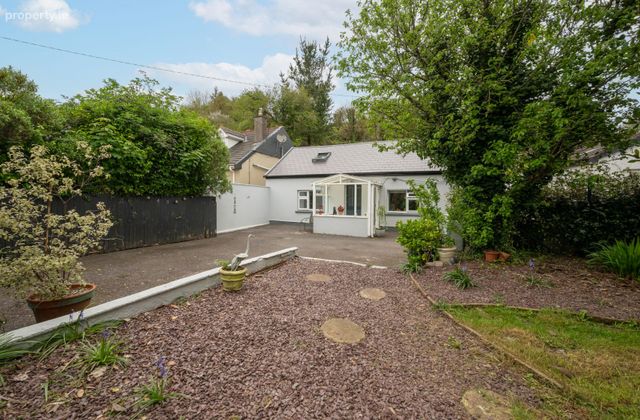 Strawhall, Monkstown, Monkstown, Co. Cork - Click to view photos