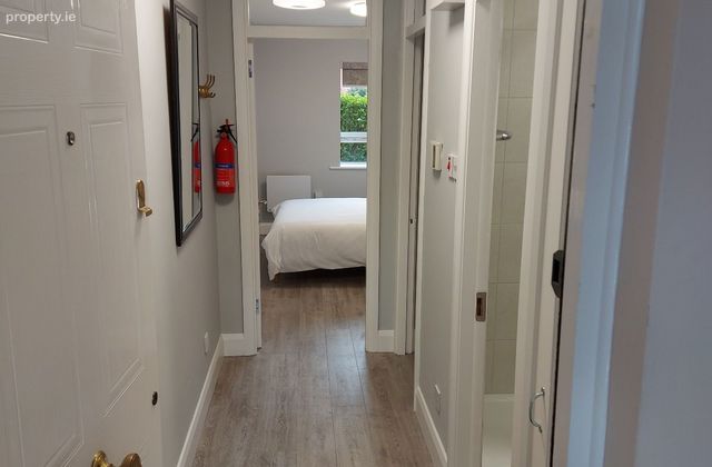Trinity Sq, Townsend Street, Dublin 2 - Click to view photos