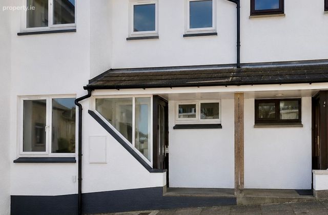 11 Academy Court, Oliver Plunkett, Letterkenny, Co. Donegal, Letterkenny, Co. Donegal - Click to view photos