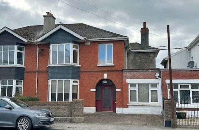 Glenville, Slievenamon Road, Thurles, Co. Tipperary - Click to view photos