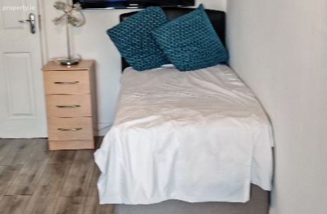 Glasnevin Avenue, Finglas, Dublin 11 - Click to view photos