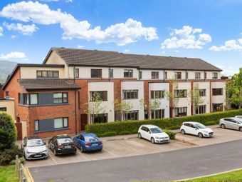 90 The Crescent, Carrickmines Manor, Carrickmines, Dublin 18