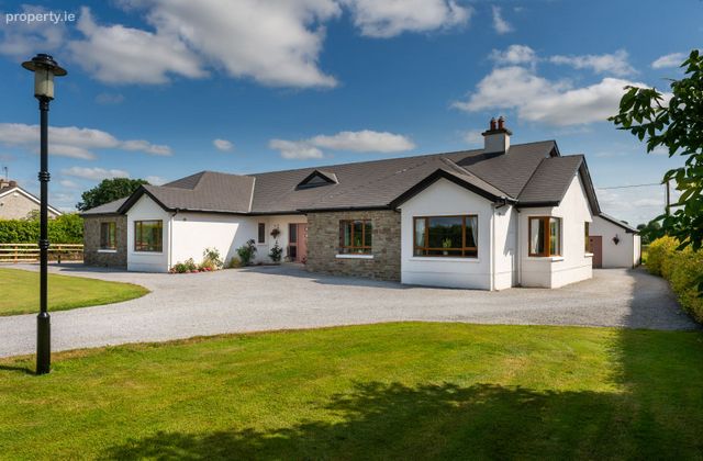 Droughill, Portarlington, Co. Laois - Click to view photos