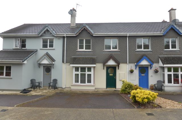 36 The Orchards, Kinsale, Co. Cork - Click to view photos