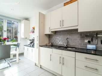 25 Belarmine Place, Dublin 18, Stepaside, Dublin 18 - Image 4