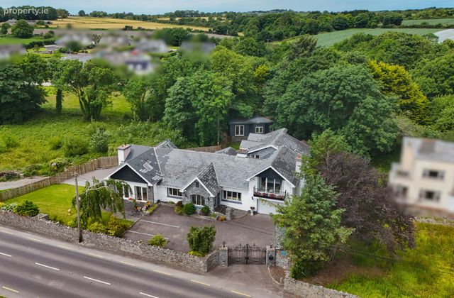 Woodville, Frogmore, The Spa, Tralee, Co. Kerry, The Spa, Co. Kerry - Click to view photos