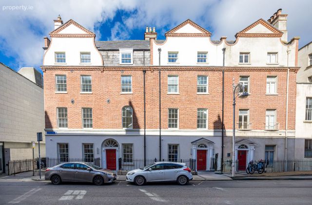 Ely Place, off St. Stephen's Green, Dublin 2 - Click to view photos