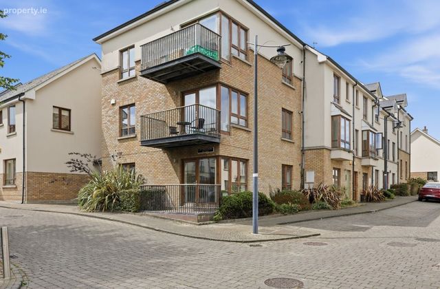 11 The Court, Robswall, Malahide, Co. Dublin - Click to view photos