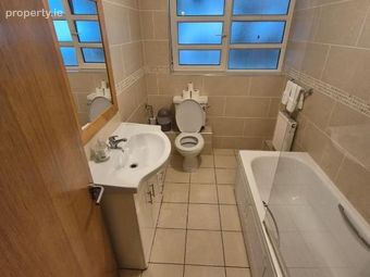 Shannon Oaks Apartments, Saint Joseph's Road, Portumna, Portumna, Co. Galway - Image 4
