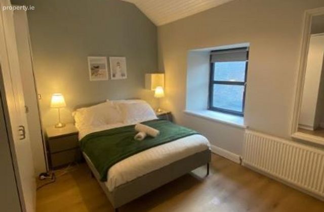 Emmett Place, Sligo, Sligo, Co. Sligo - Click to view photos
