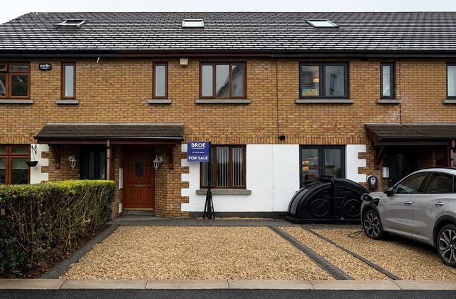 2 Airfield Terrace, Donnybrook, Dublin 4 - Click to view photos