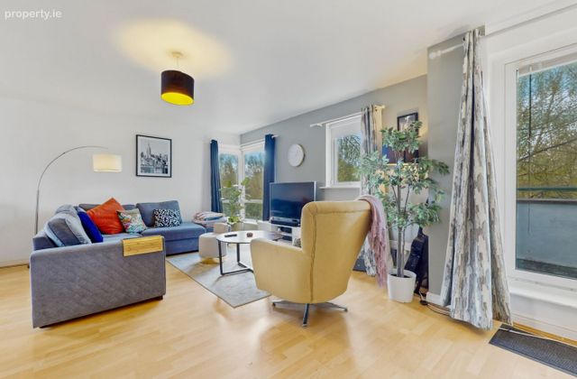 205 Castlecurragh Heath, Mulhuddart, Dublin 15 - Click to view photos