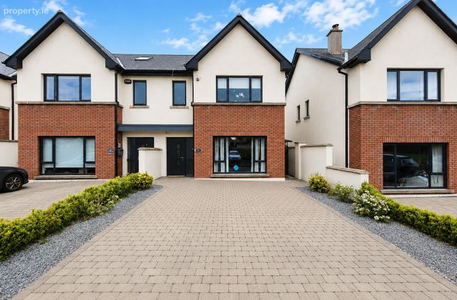 6a Meadow Walk, Castle Heights, Kilmoney, Carrigaline, Co. Cork - Click to view photos