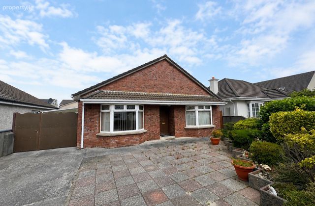 8 Blackrock, Monavalley, Tralee, Co. Kerry - Click to view photos