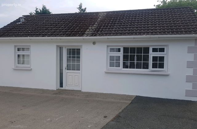 Wood Lane, Kildalkey, Co. Meath - Click to view photos