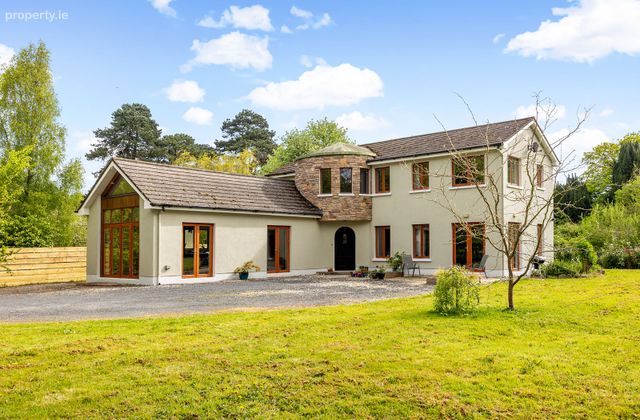 Tangwystyll, Turnings Upper, Straffan, Co. Kildare - Click to view photos