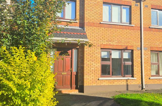 Collinswood, Collins Avenue, Whitehall, Dublin 9 - Click to view photos